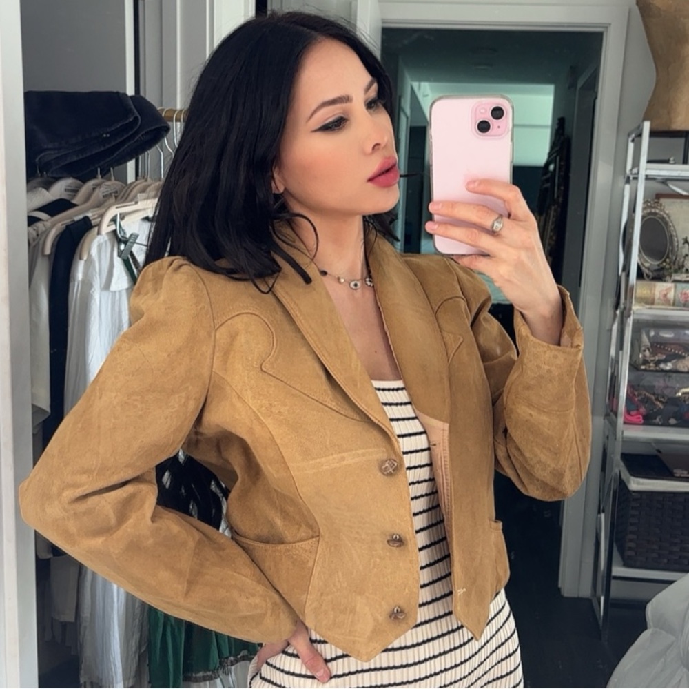 Vntg PIONEER Women's Tan Suede Blazer (pls read)
